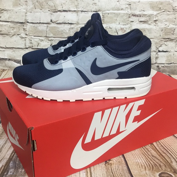 nike air max 720 red and blue